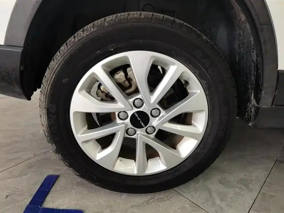 Beijing X3 2019 1.5T CVT Glory Edition — миниатюра 6