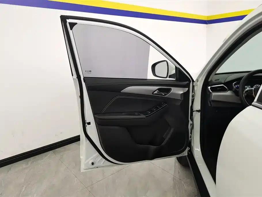 Beijing X3 2019 1.5T CVT Glory Edition — миниатюра 7