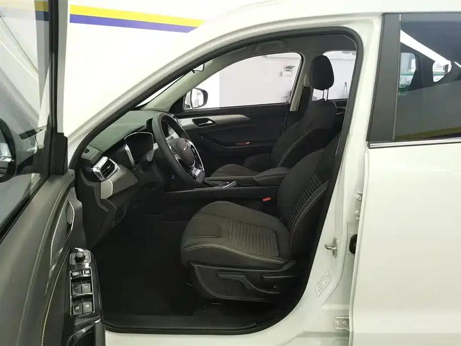Beijing X3 2019 1.5T CVT Glory Edition — миниатюра 9