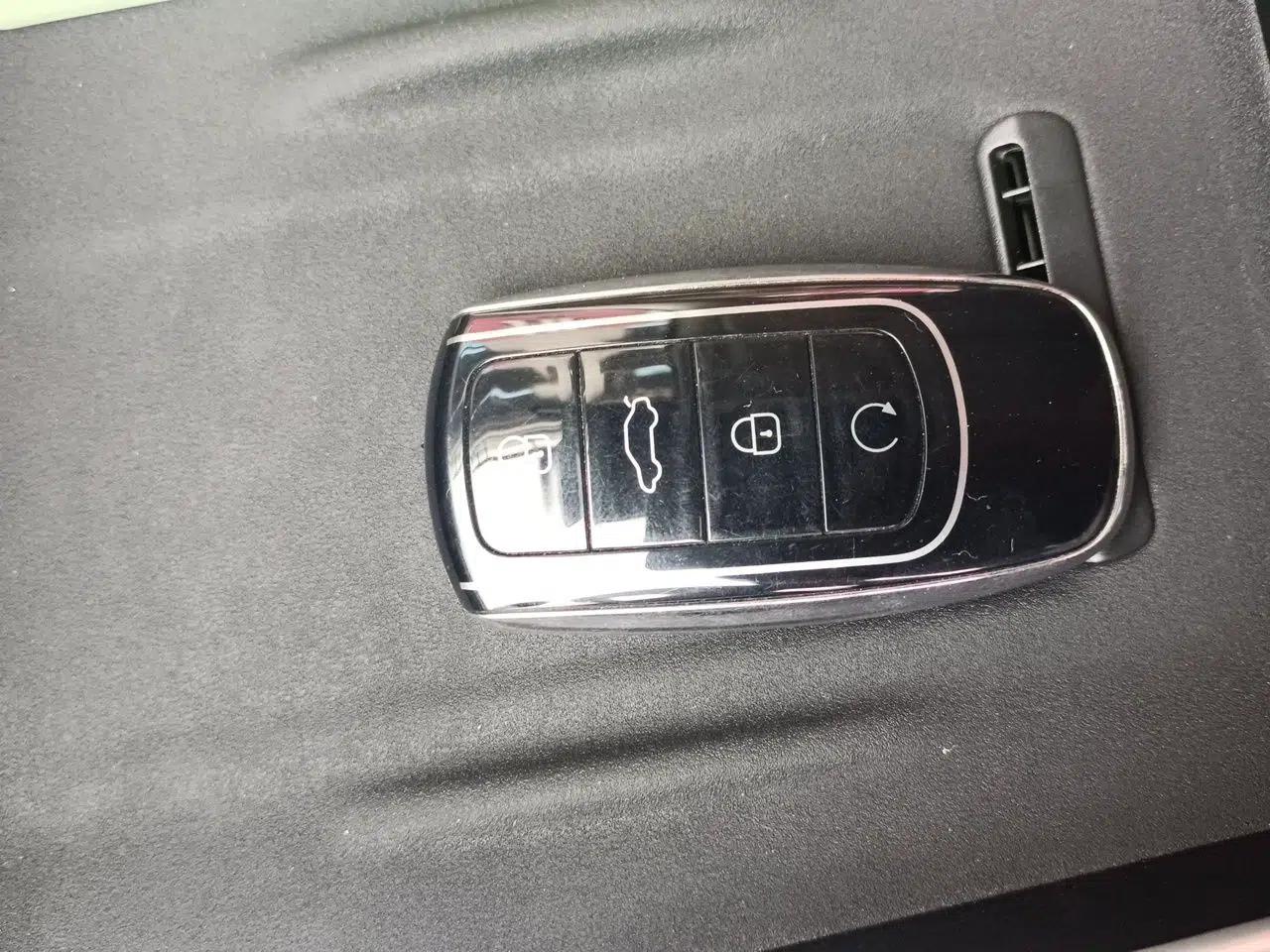 Chery Tiggo 8 L 2024 2.0T Two-Wheel Drive Luxury Edition 5 Seats — миниатюра 9