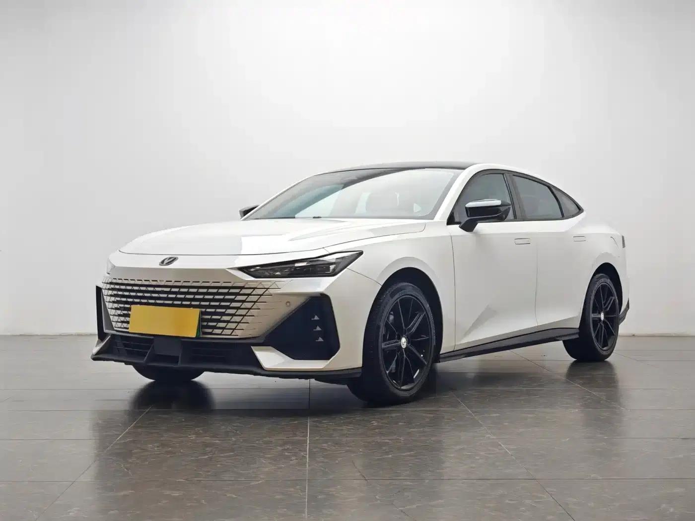 Changan UNI-V Smart Electric iDD 2023 Model, Smart Electric iDD 1.5T, 113km/h Smart Cool Edition — миниатюра 1