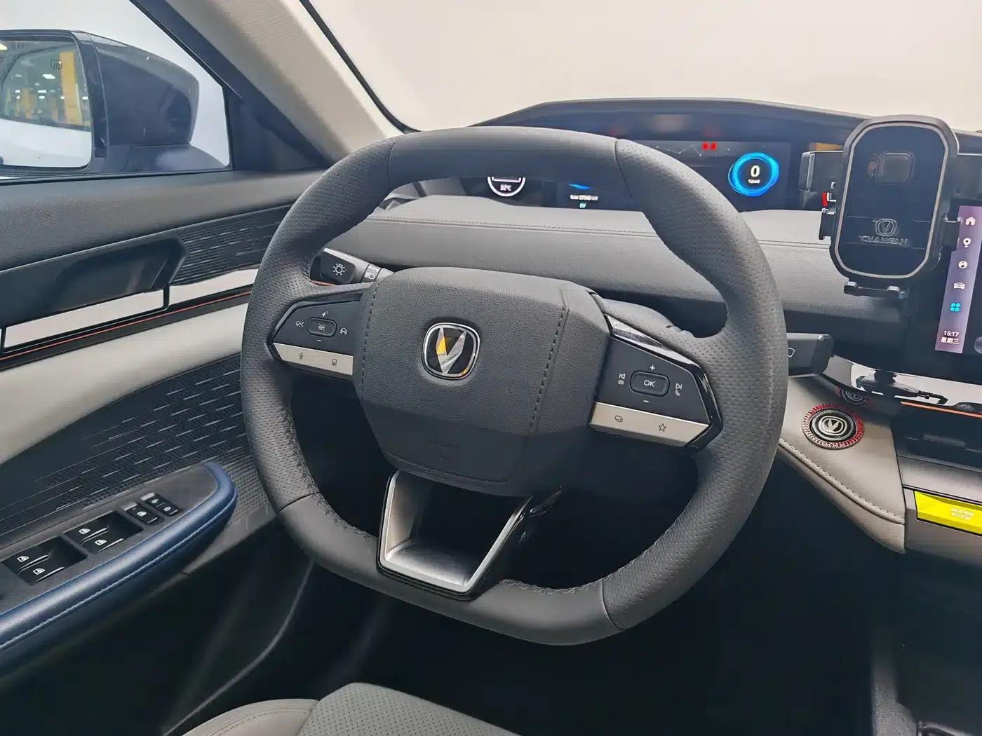 Changan UNI-V Smart Electric iDD 2023 Model, Smart Electric iDD 1.5T, 113km/h Smart Cool Edition — миниатюра 16