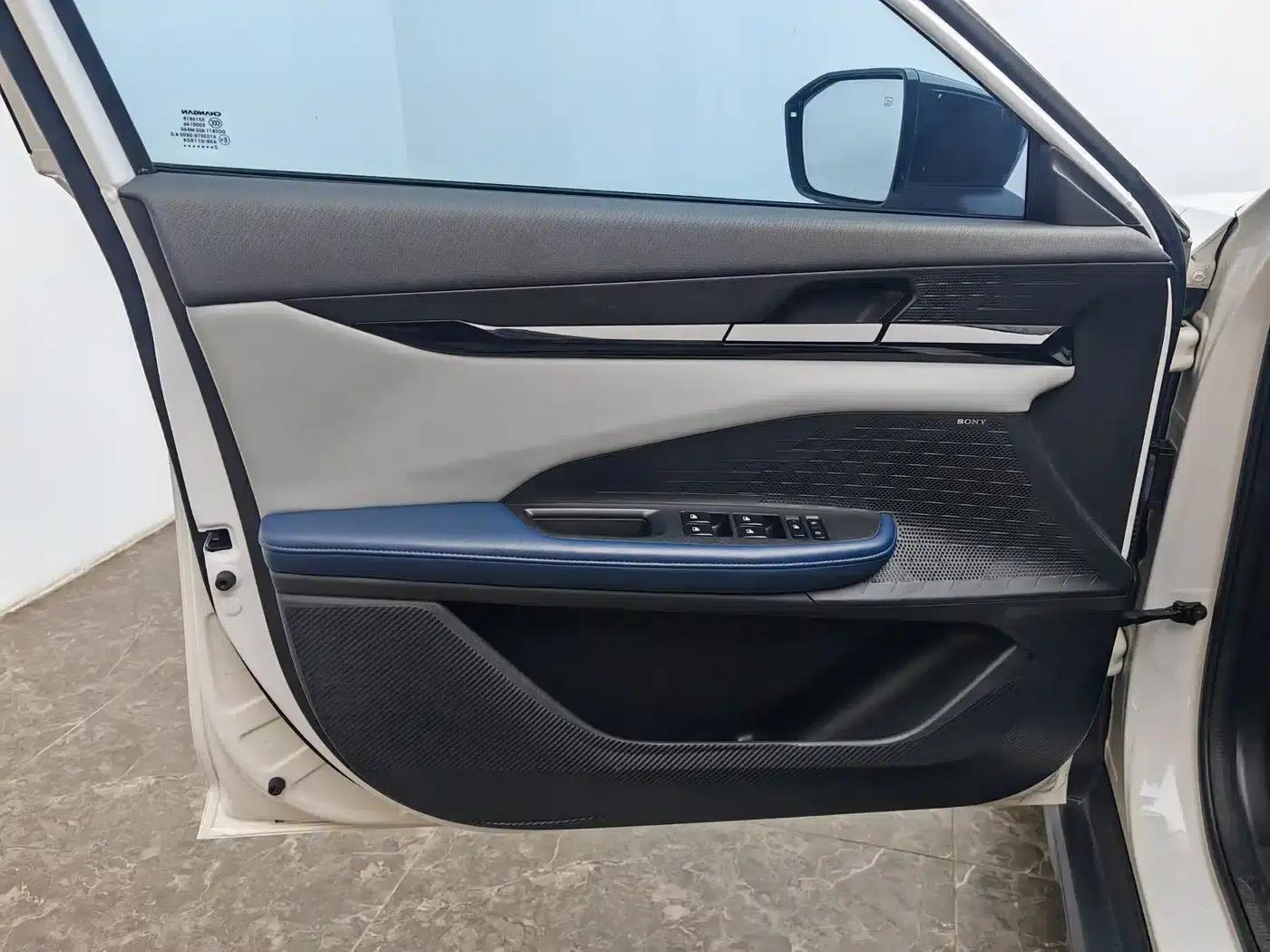 Changan UNI-V Smart Electric iDD 2023 Model, Smart Electric iDD 1.5T, 113km/h Smart Cool Edition — миниатюра 19