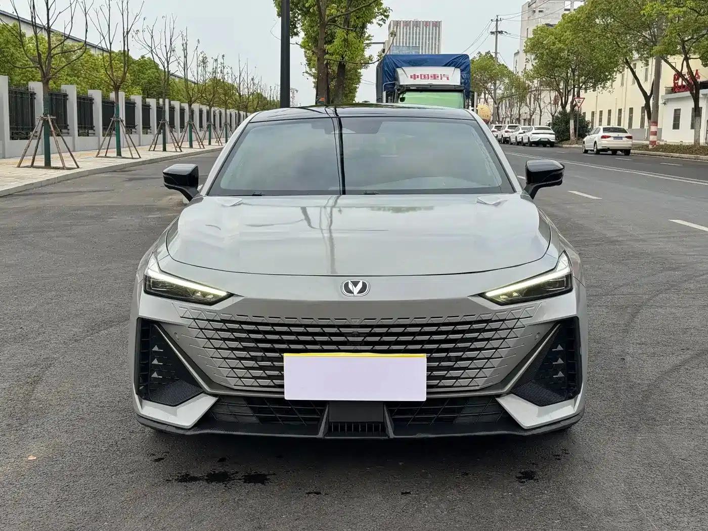Changan UNI-V Smart Electric iDD 2023 Model, Smart Electric iDD 1.5T, 113km/h Smart Cool Edition — миниатюра 2