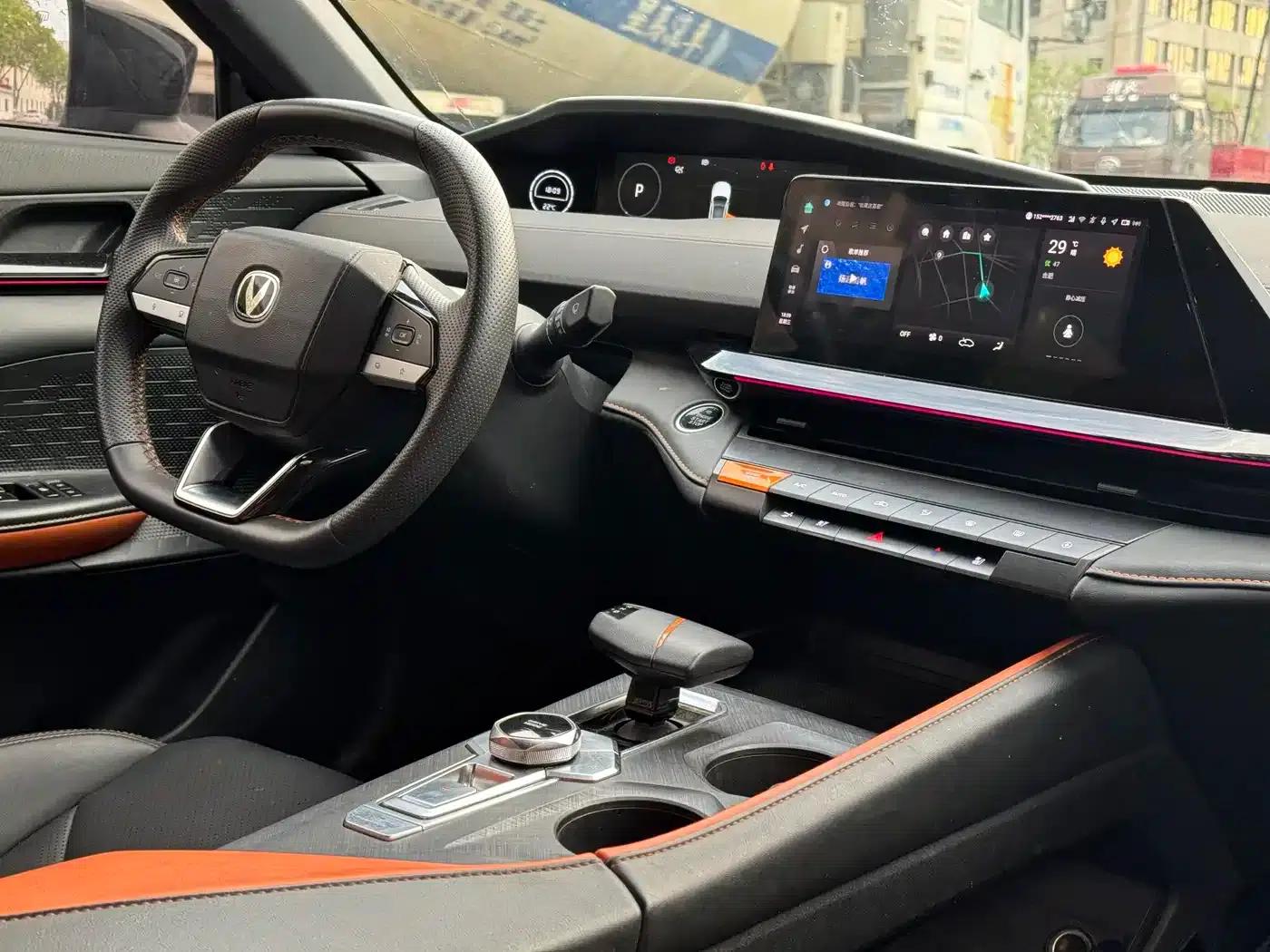Changan UNI-V Smart Electric iDD 2023 Model, Smart Electric iDD 1.5T, 113km/h Smart Cool Edition — миниатюра 4