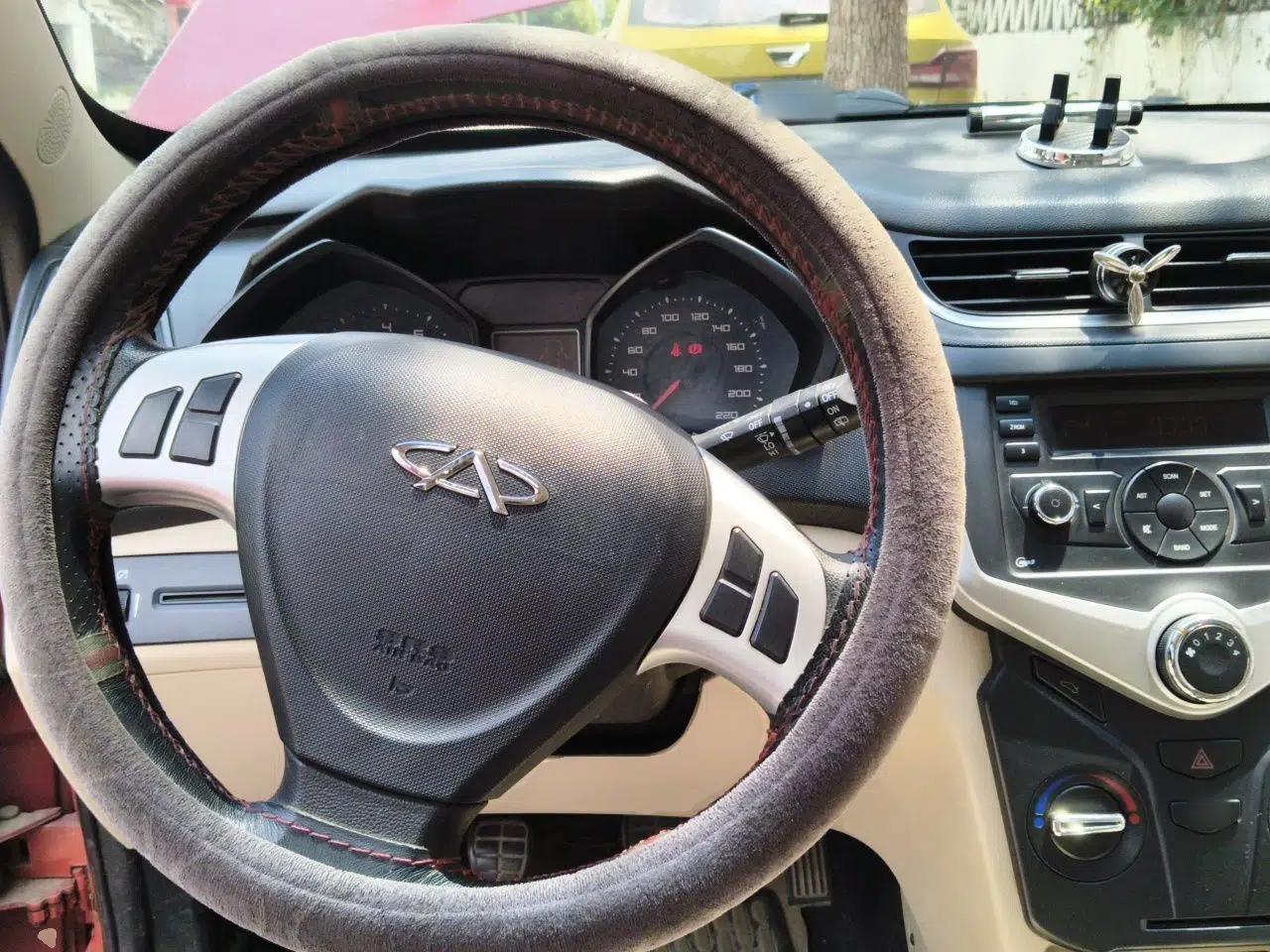 Chery Fengyun 2 2013 Hatchback 1.5L Manual Kuaiyi Edition — миниатюра 11
