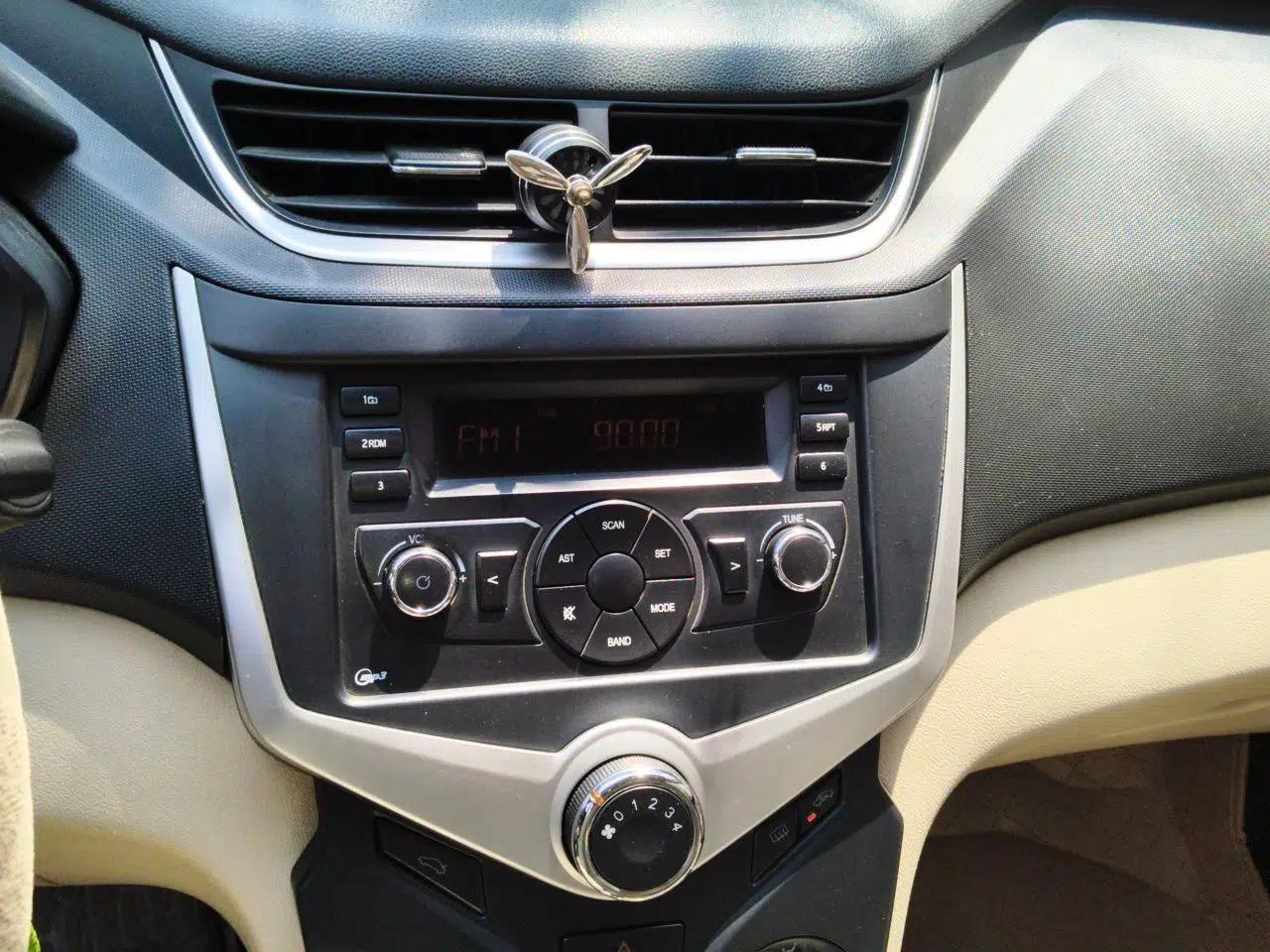 Chery Fengyun 2 2013 Hatchback 1.5L Manual Kuaiyi Edition — миниатюра 14
