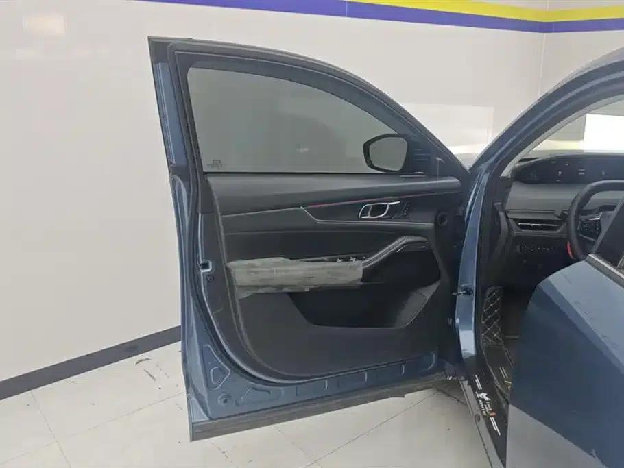 Changan UNI-K Smart Electric iDD 2022 Blue Whale iDD 130km 1.5T Premium Edition — миниатюра 7