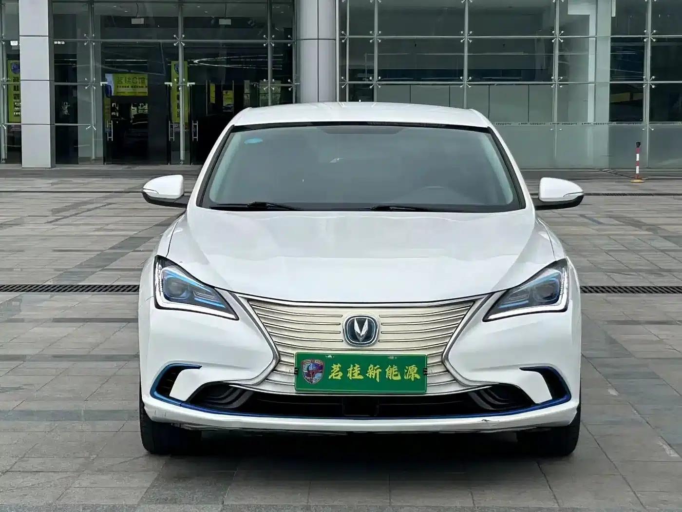 Changan Eado New Energy 2019 EV460 Smart Edition — миниатюра 2