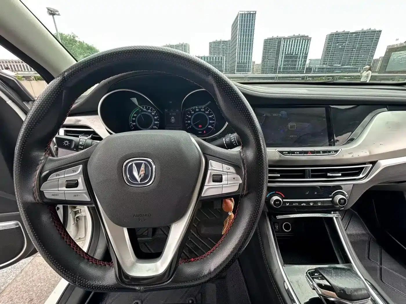 Changan Eado New Energy 2019 EV460 Smart Edition — миниатюра 17