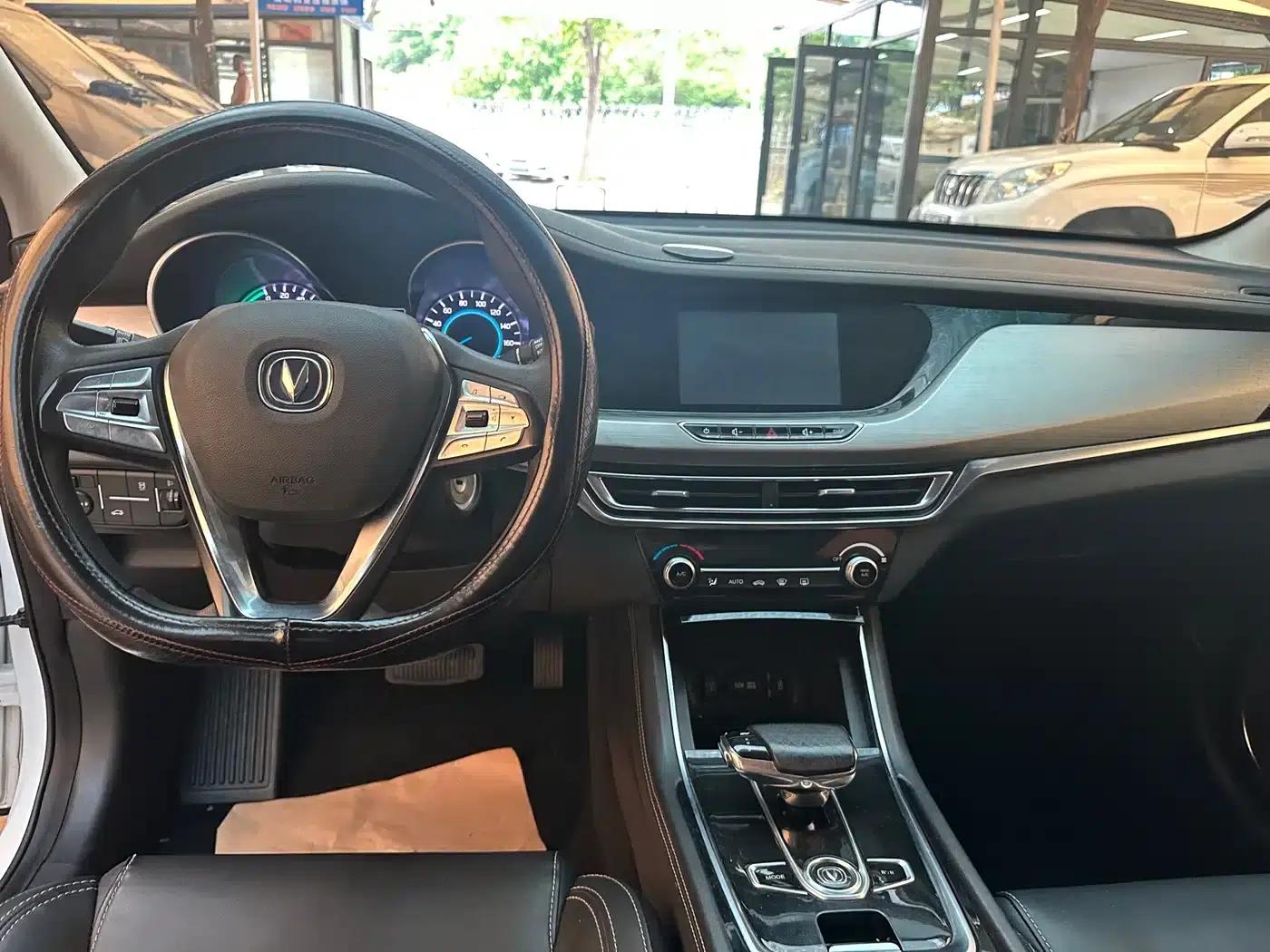 Changan Eado New Energy 2019 EV460 Smart Edition — миниатюра 7