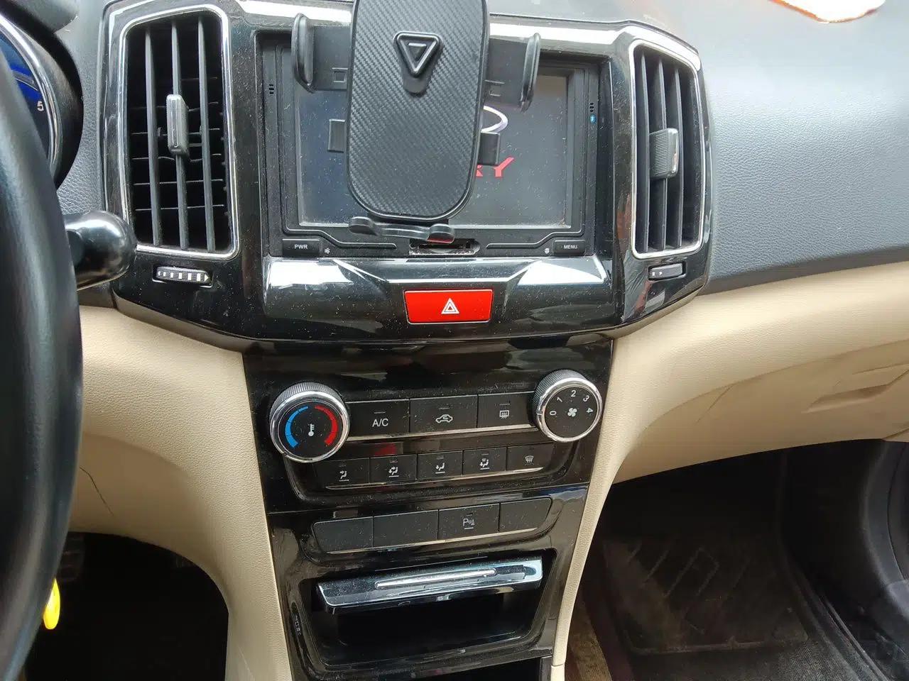 Chery E3 2013 1.5L Manual ZhiShang Model — миниатюра 14