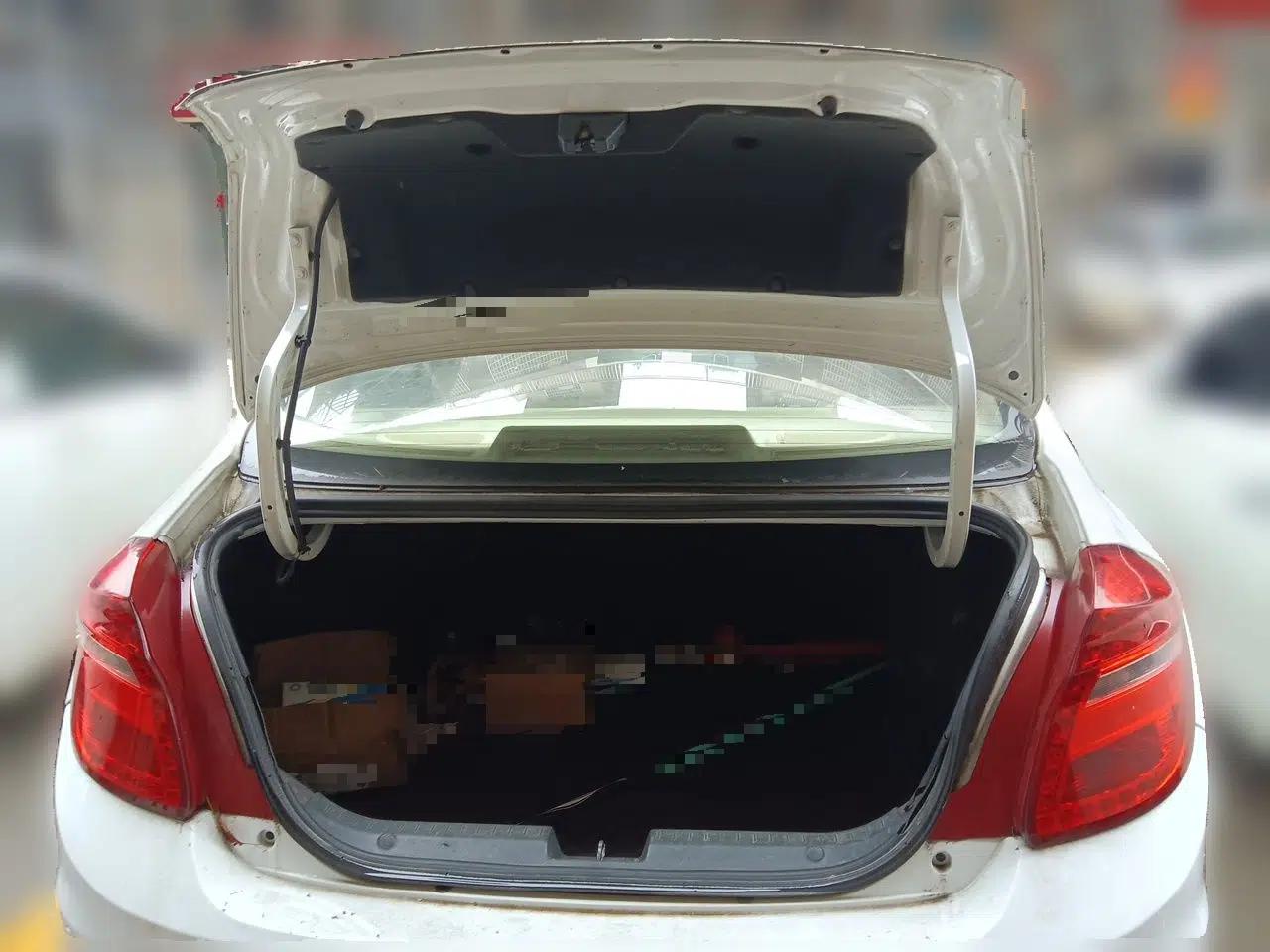 Chery E3 2013 1.5L Manual ZhiShang Model — миниатюра 20