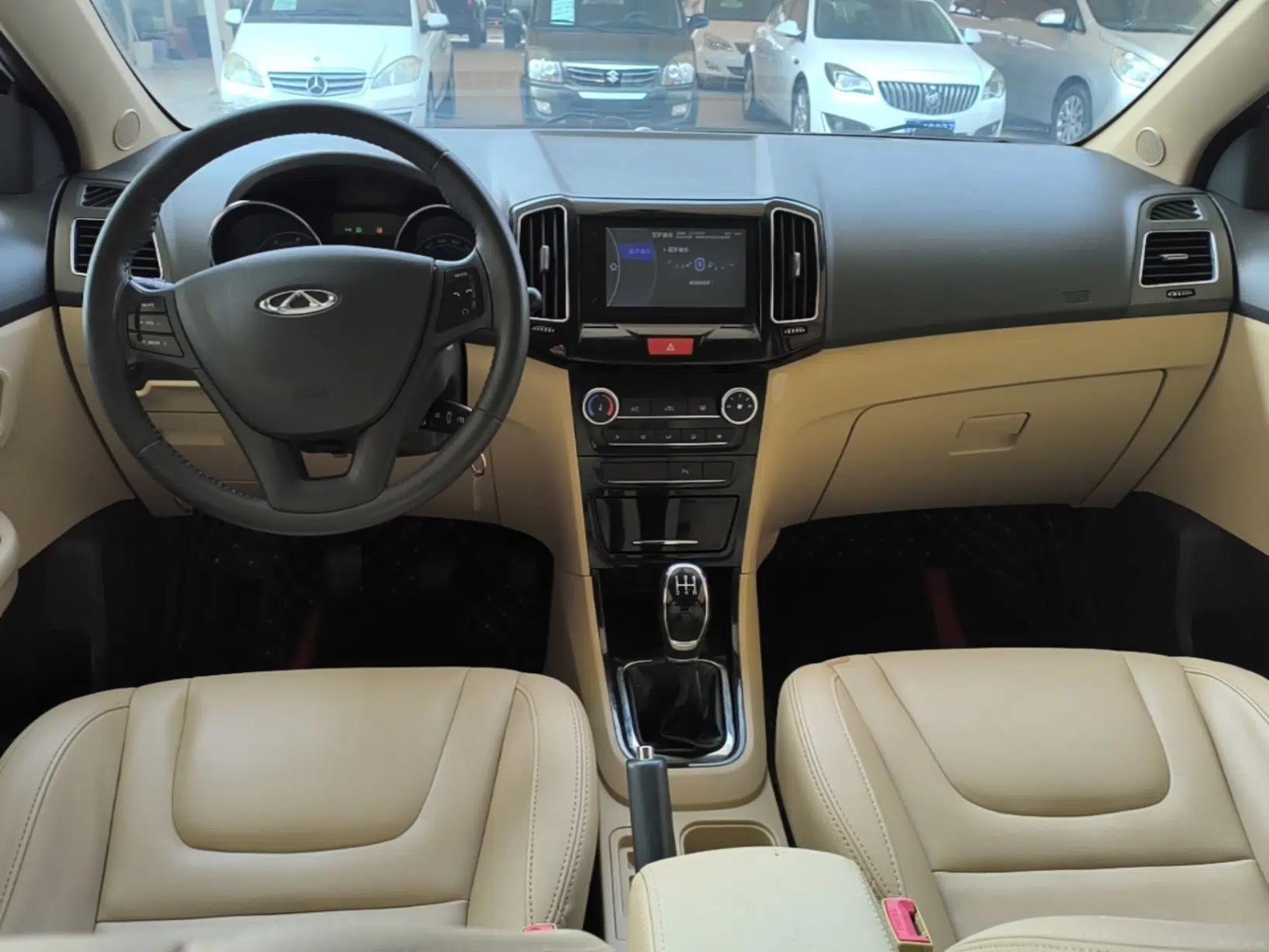 Chery E3 2015 1.5L Manual ZhiShang Model — миниатюра 13