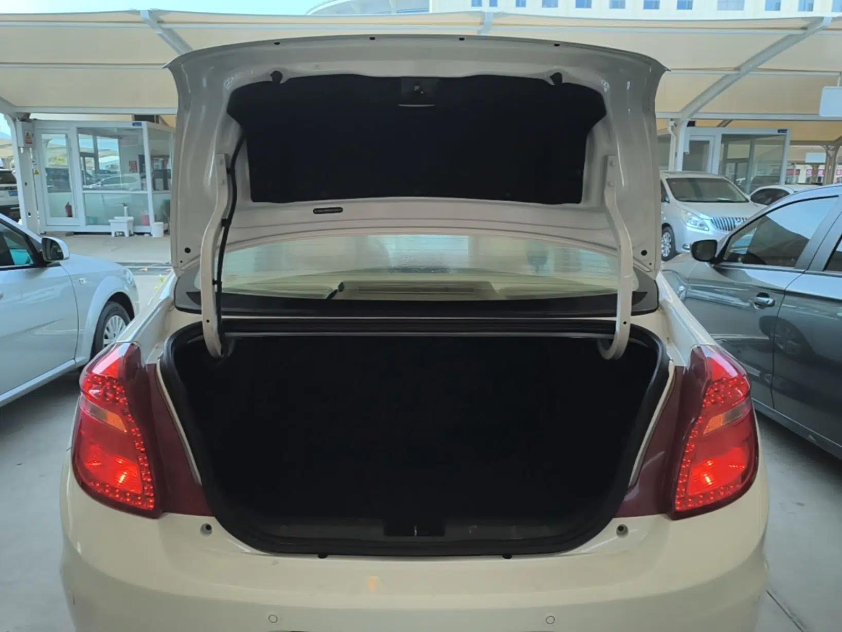 Chery E3 2015 1.5L Manual ZhiShang Model — миниатюра 22