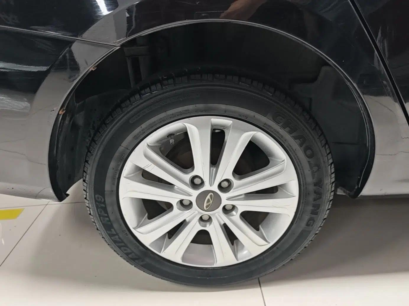Chery E3 2015 1.5L Manual ZhiShang Model — миниатюра 10