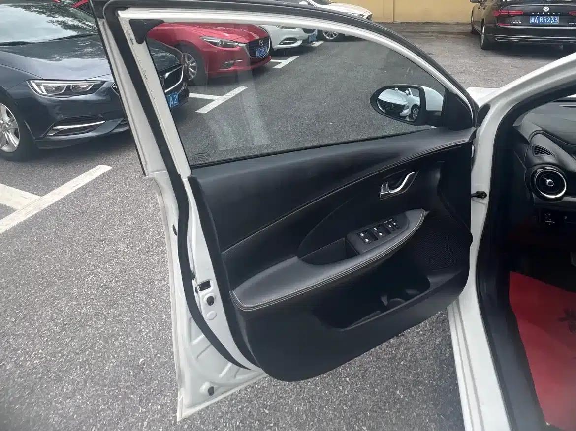 Yuexiang 2019 1.5L DCT Luxury Edition (National VI Emission Standard) — миниатюра 8