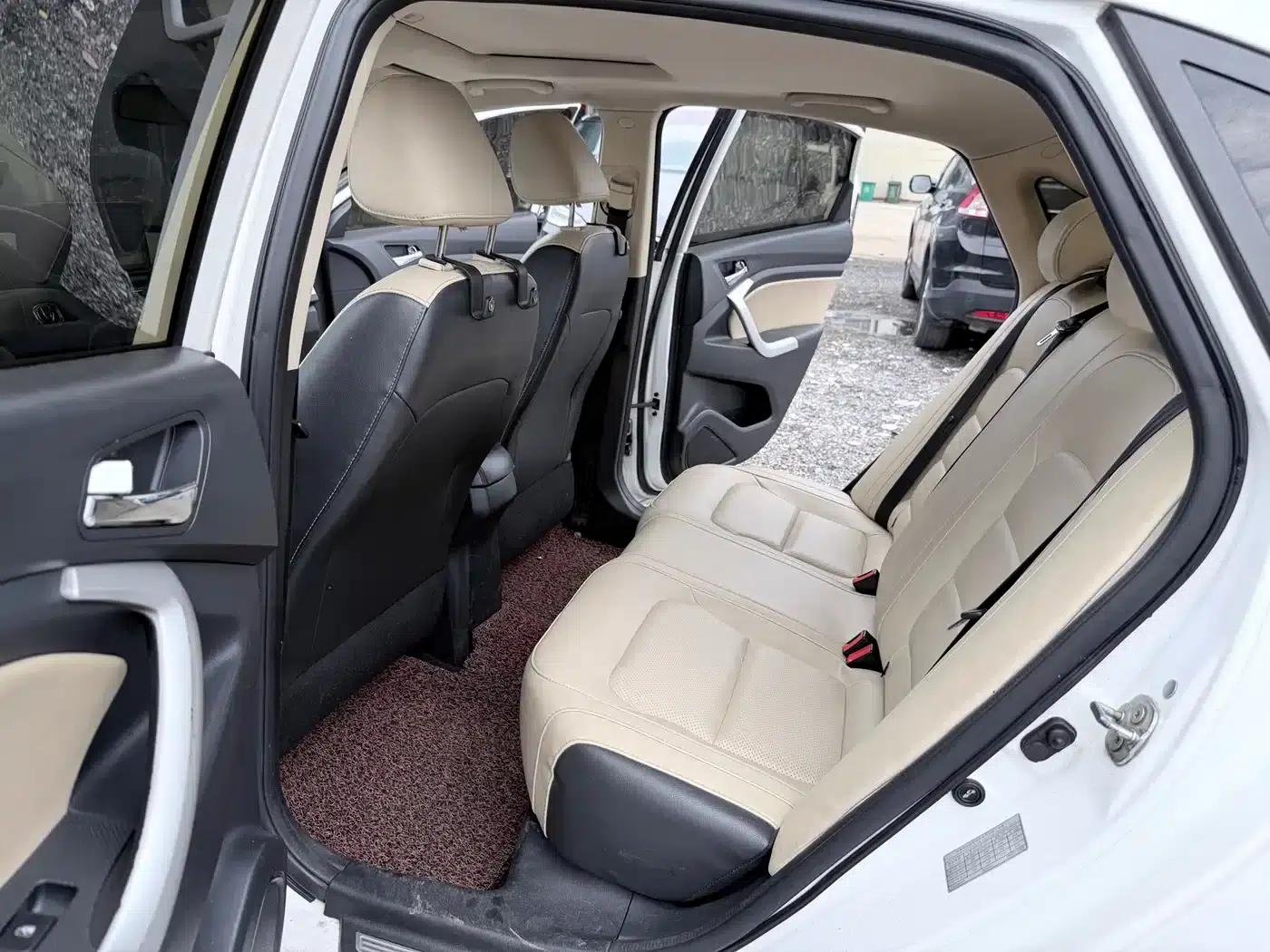 Yuexiang V7 2015 1.6L Automatic Enjoyment Edition (National IV Emission Standard) — миниатюра 13