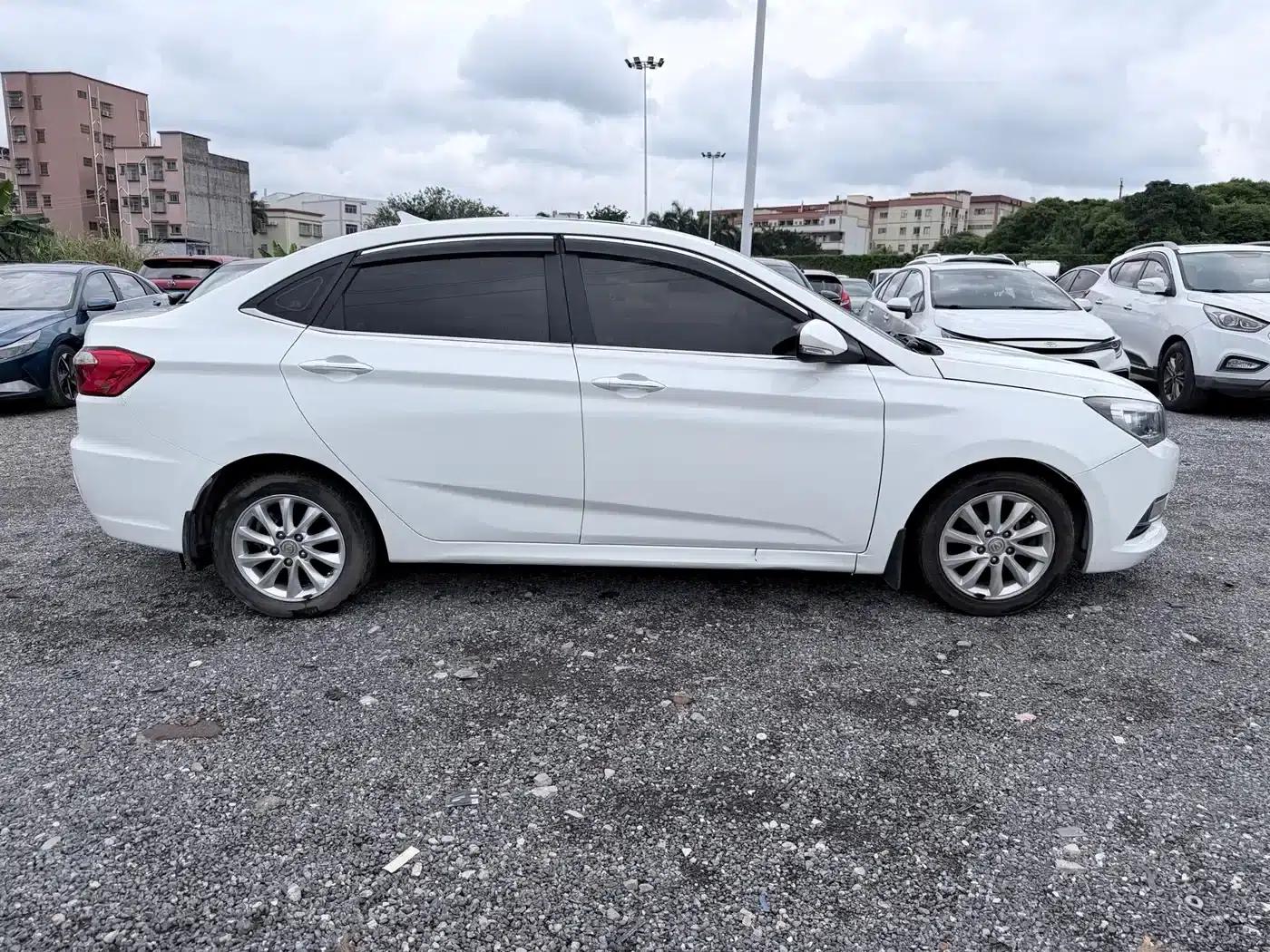 Yuexiang V7 2015 1.6L Automatic Enjoyment Edition (National IV Emission Standard) — миниатюра 4