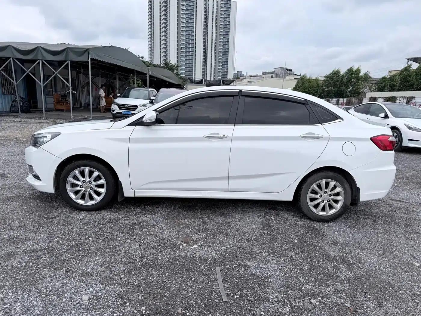 Yuexiang V7 2015 1.6L Automatic Enjoyment Edition (National IV Emission Standard) — миниатюра 5
