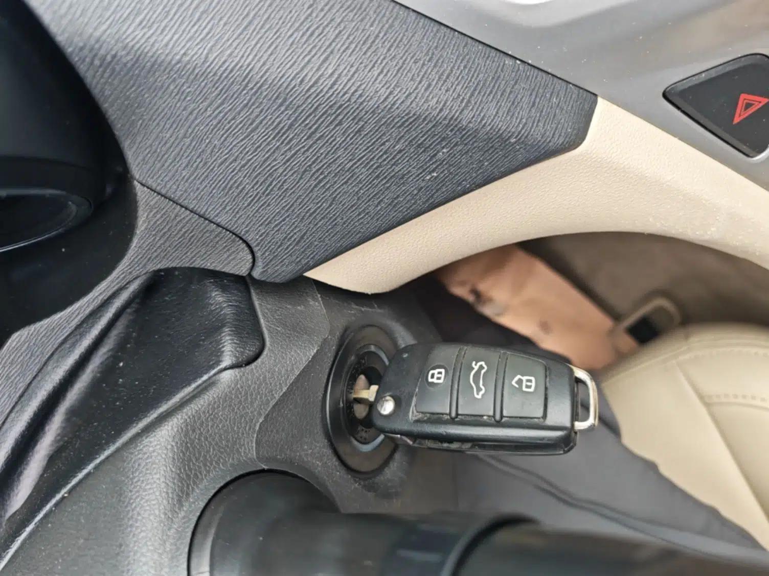 Chery Arrizo 7 2015 1.6L Manual ZhiShang Edition — миниатюра 12