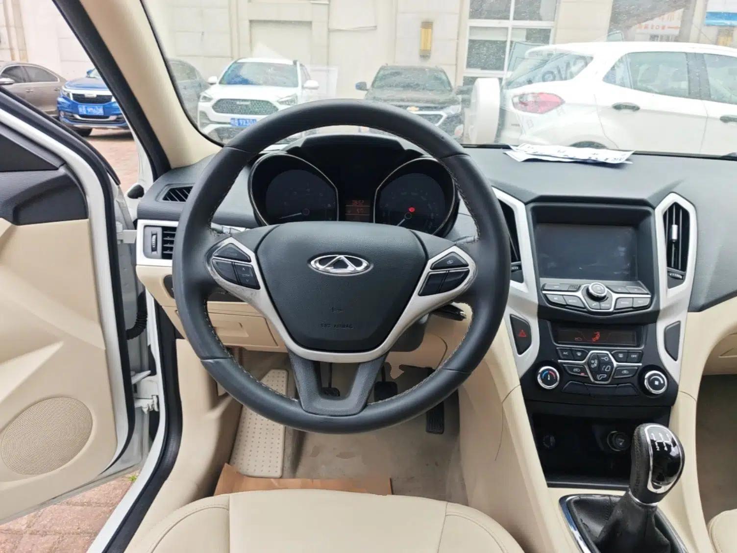 Chery Arrizo 7 2015 1.6L Manual ZhiShang Edition — миниатюра 14