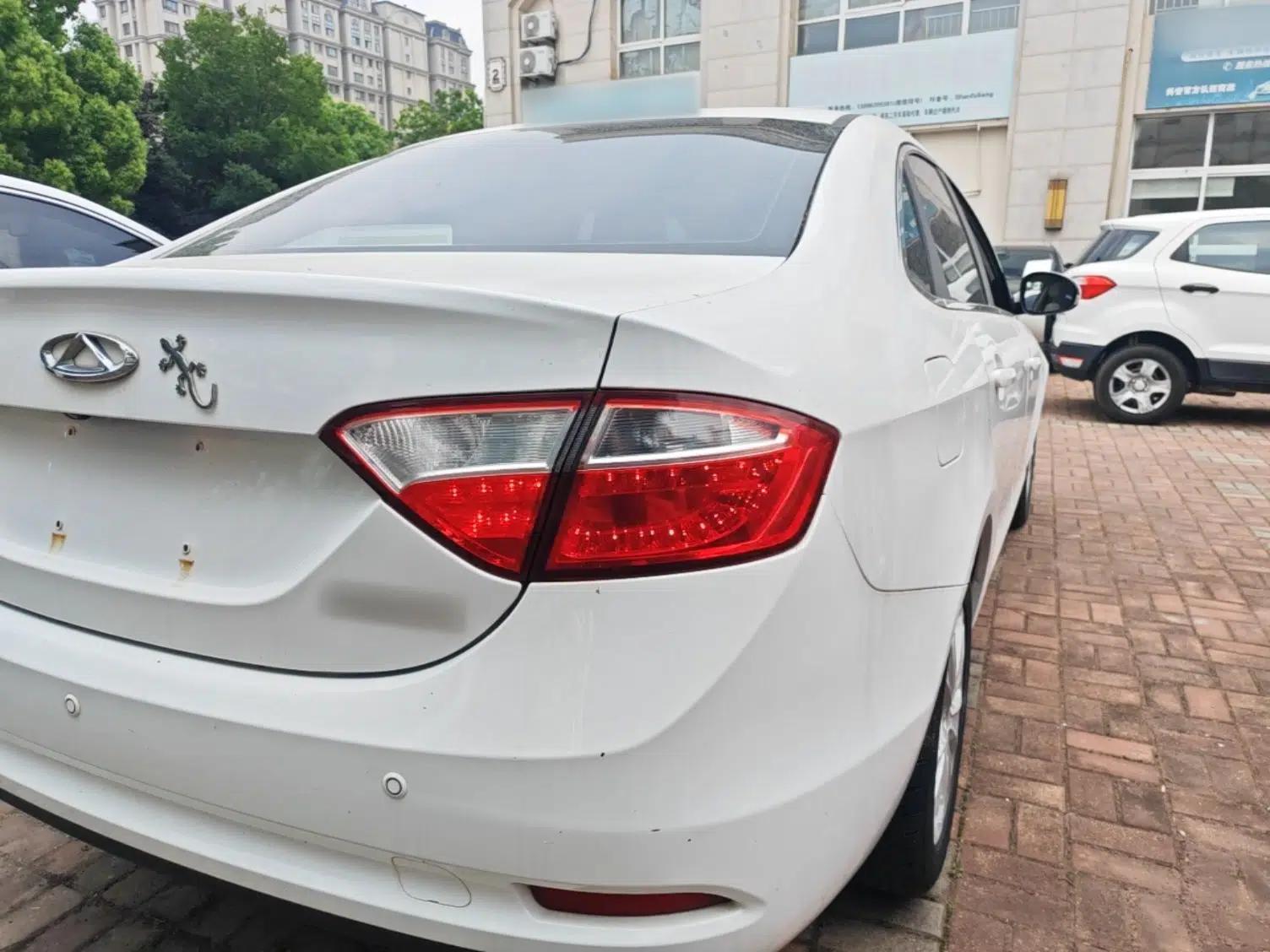 Chery Arrizo 7 2015 1.6L Manual ZhiShang Edition — миниатюра 7