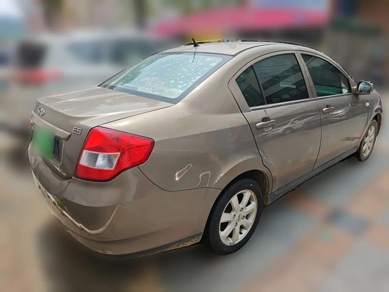 Chery E5 2012 1.5L Manual Sport Edition — миниатюра 6