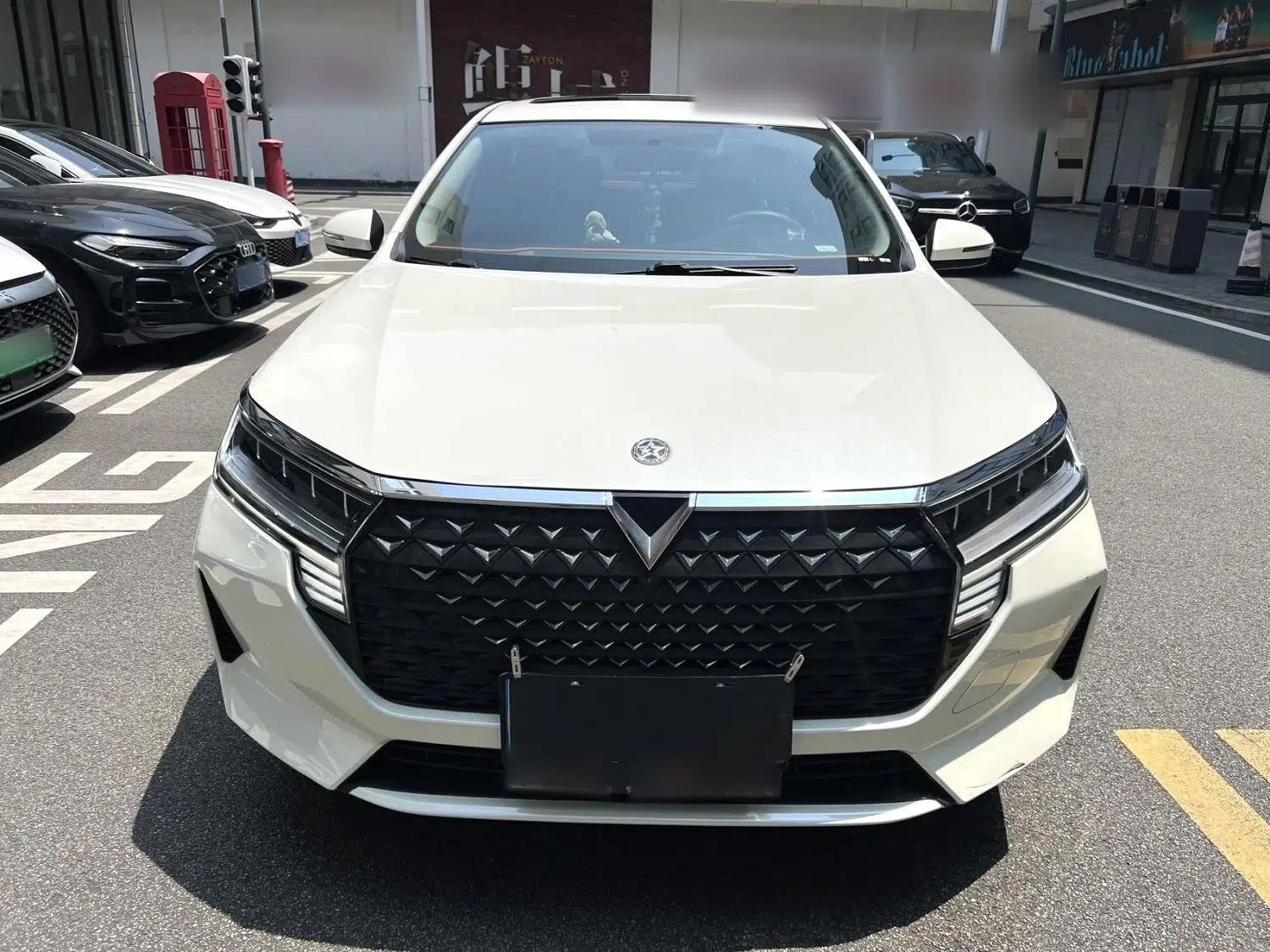 Venucia D60 2021 PLUS 1.6L XL CVT Yue Ling Edition — миниатюра 2