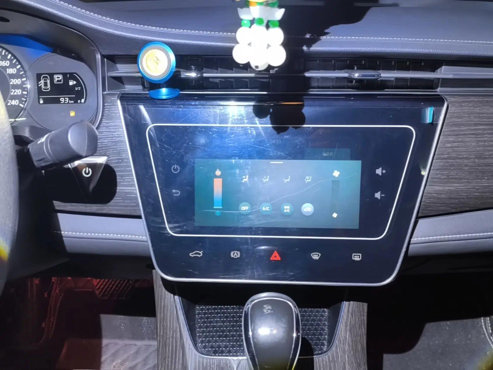 Venucia D60 2021 PLUS 1.6L XL CVT Yue Ling Edition — миниатюра 16