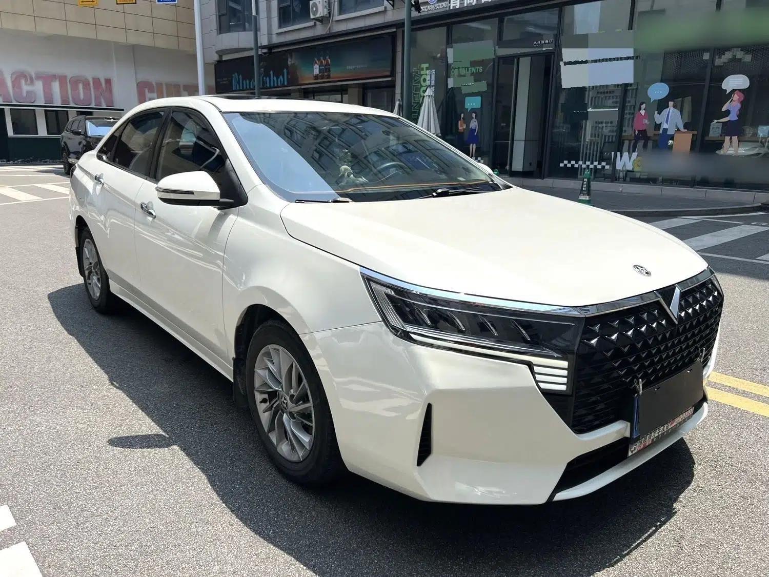 Venucia D60 2021 PLUS 1.6L XL CVT Yue Ling Edition — миниатюра 3