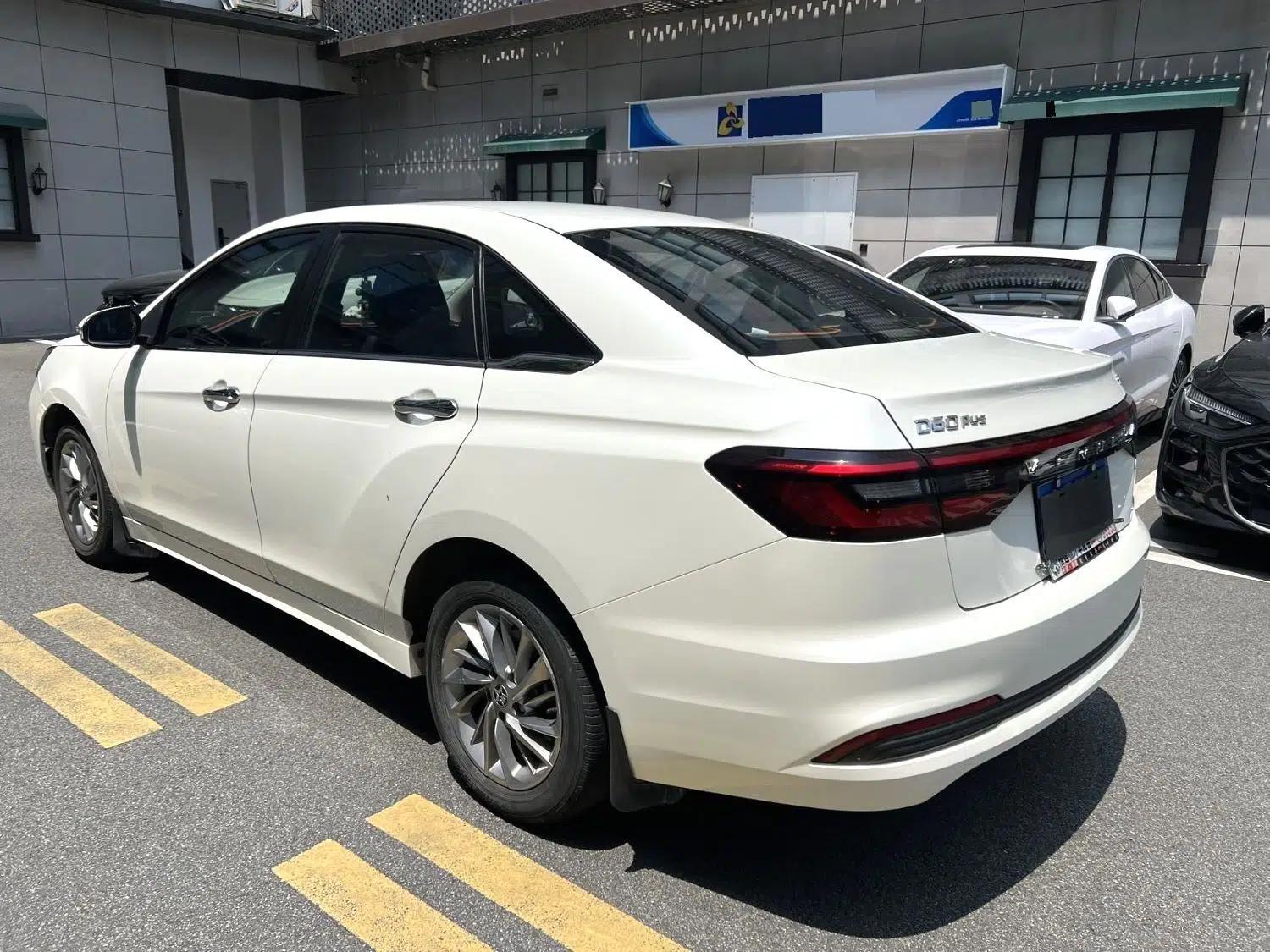 Venucia D60 2021 PLUS 1.6L XL CVT Yue Ling Edition — миниатюра 4
