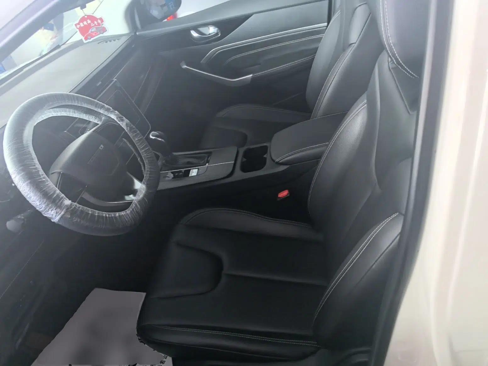 Venucia D60 2021 PLUS 1.6L XL CVT Yue Ling Edition — миниатюра 18