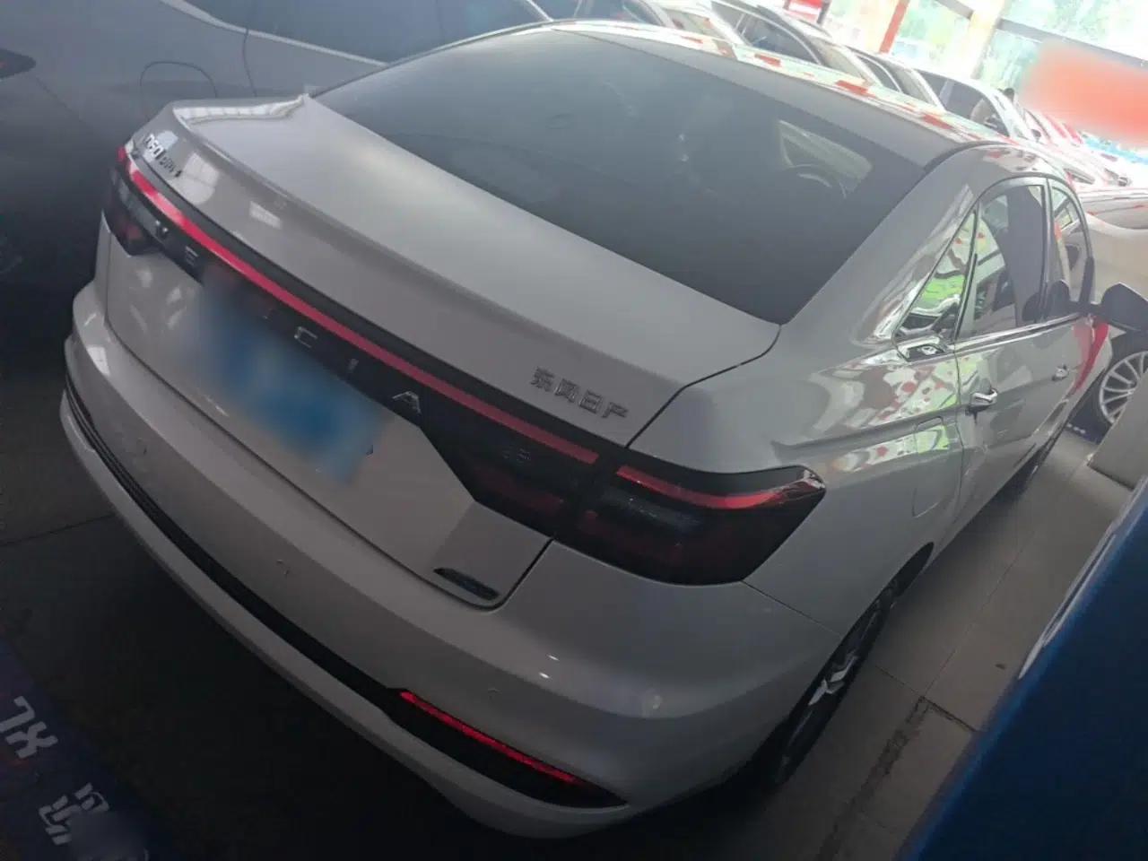 Venucia D60 2021 PLUS 1.6L XL CVT Yue Ling Edition — миниатюра 6