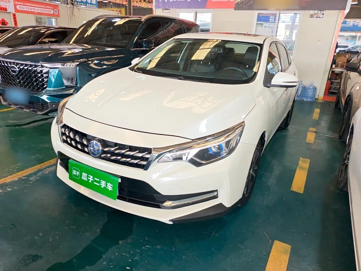 Venucia D60 2018 1.6L Manual Smart Connect Elite Edition — миниатюра 1