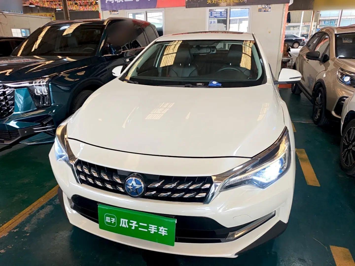 Venucia D60 2018 1.6L Manual Smart Connect Elite Edition — миниатюра 2
