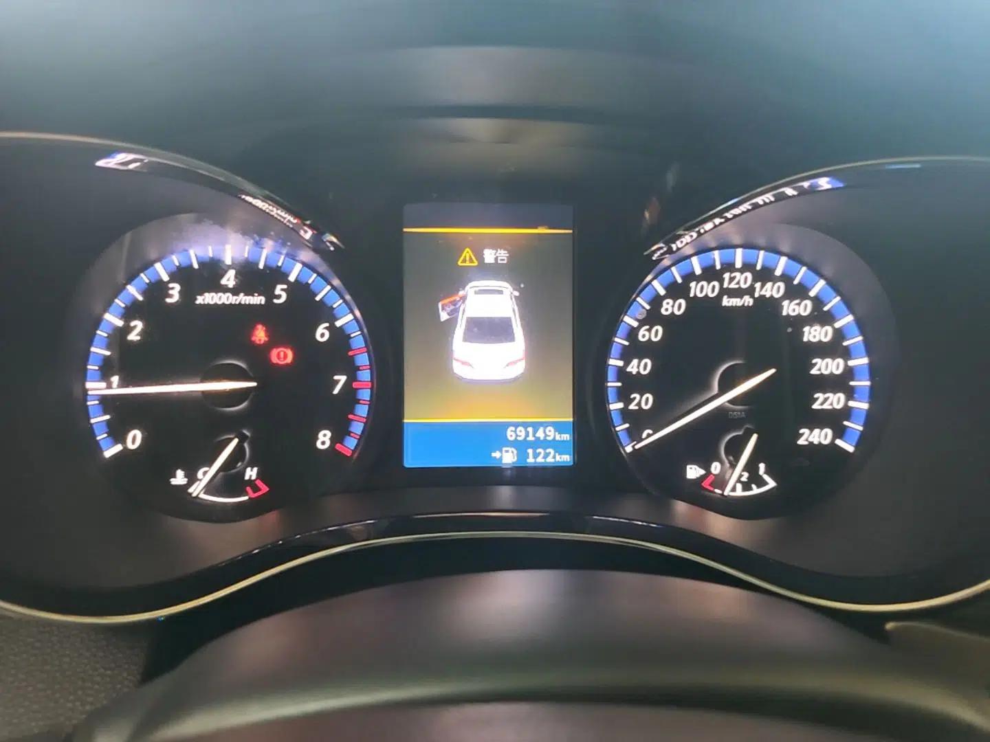 Venucia D60 2018 1.6L Manual Smart Connect Elite Edition — миниатюра 14