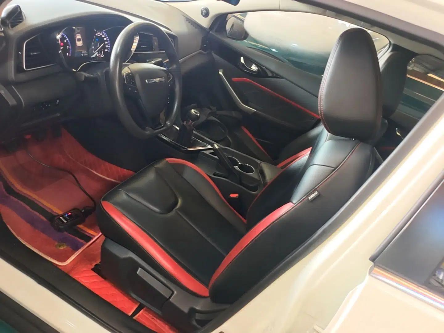 Venucia D60 2018 1.6L Manual Smart Connect Elite Edition — миниатюра 17