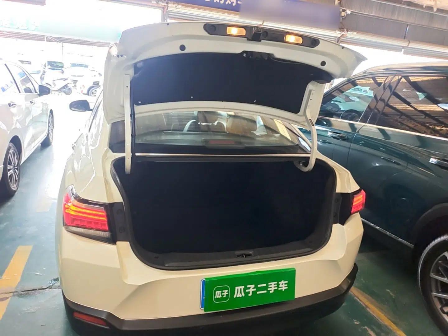 Venucia D60 2018 1.6L Manual Smart Connect Elite Edition — миниатюра 21