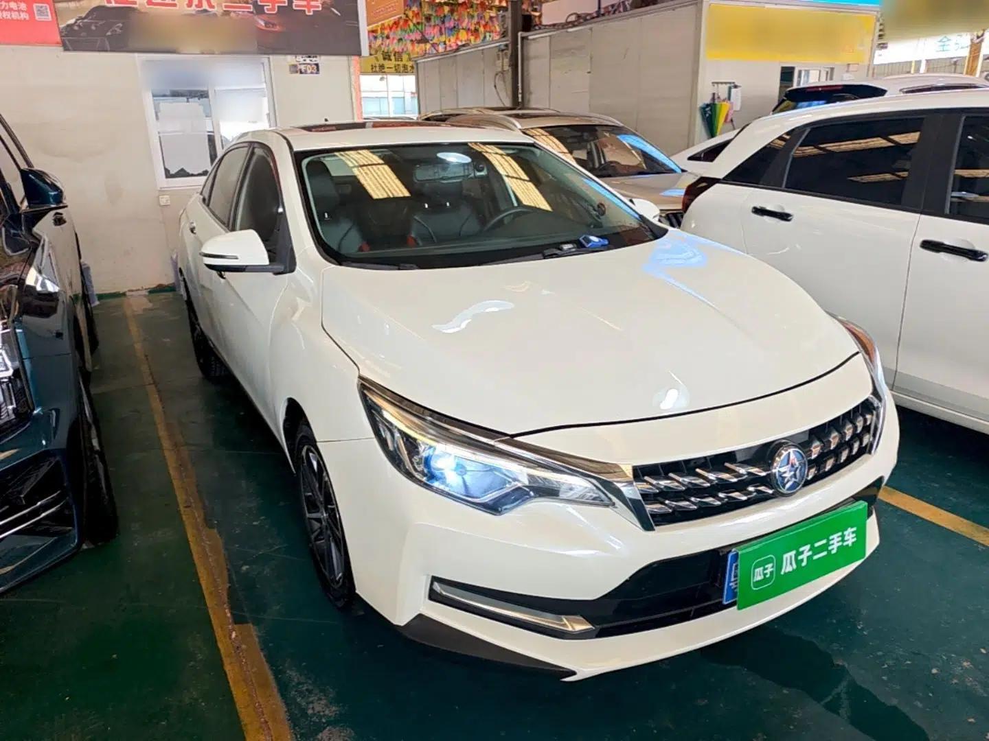 Venucia D60 2018 1.6L Manual Smart Connect Elite Edition — миниатюра 6