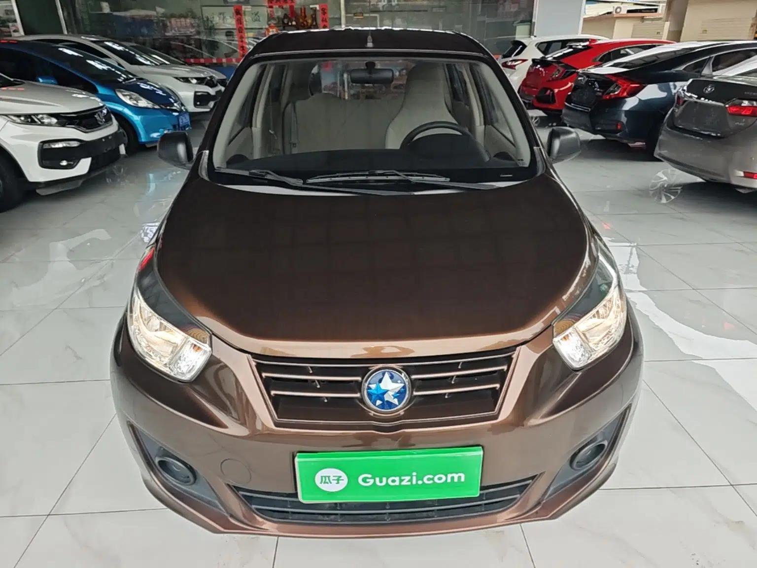 Venucia R30 2014 1.2L Manual Enjoyment Edition — миниатюра 2