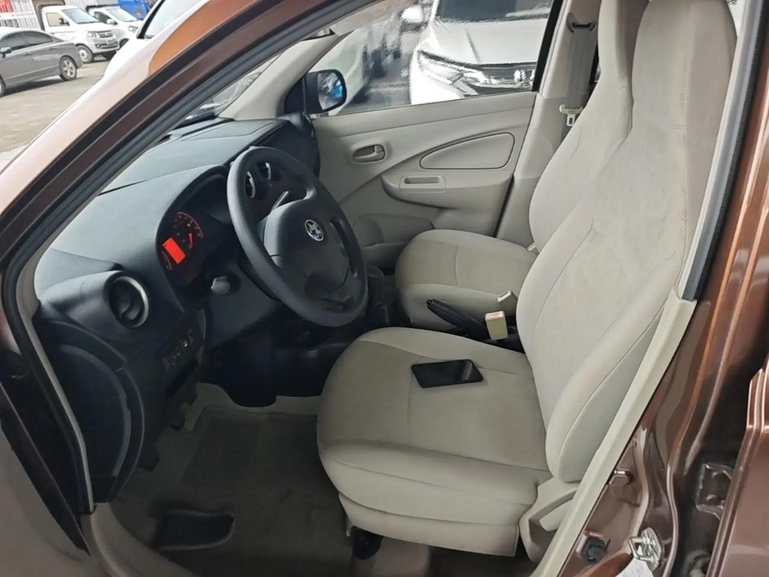 Venucia R30 2014 1.2L Manual Enjoyment Edition — миниатюра 18