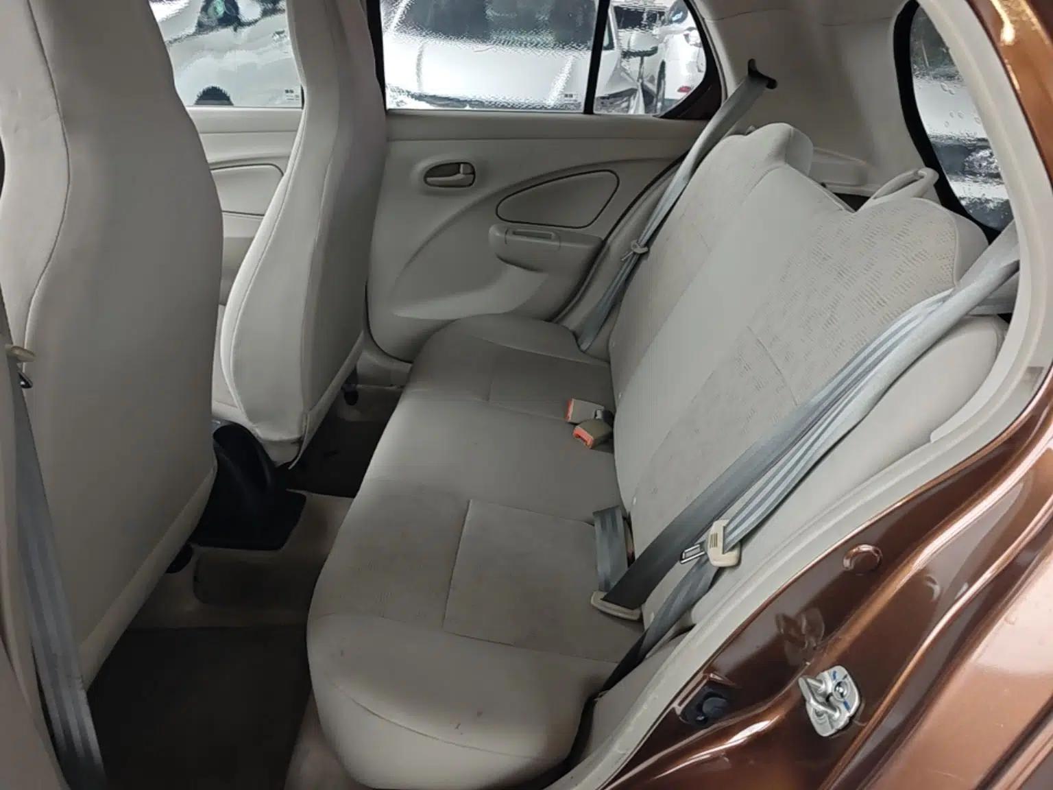 Venucia R30 2014 1.2L Manual Enjoyment Edition — миниатюра 20