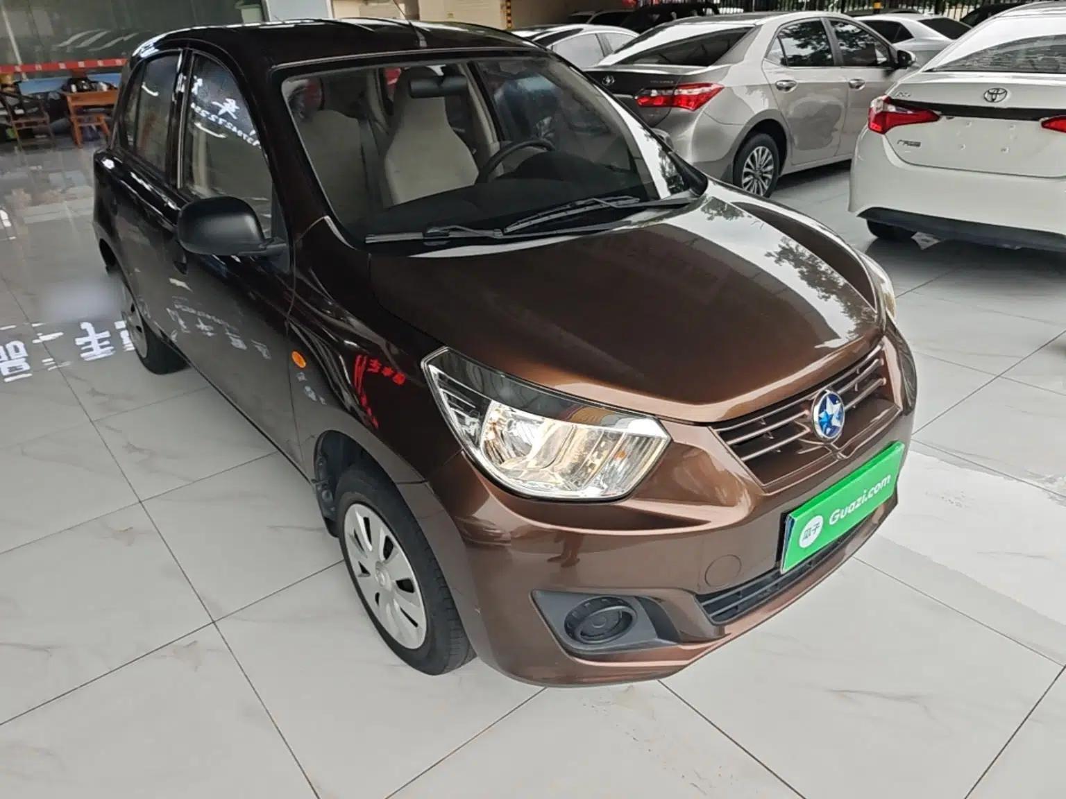 Venucia R30 2014 1.2L Manual Enjoyment Edition — миниатюра 3