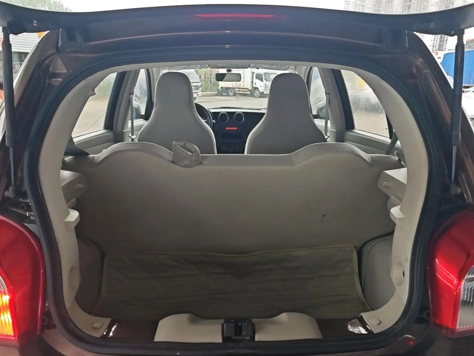 Venucia R30 2014 1.2L Manual Enjoyment Edition — миниатюра 22