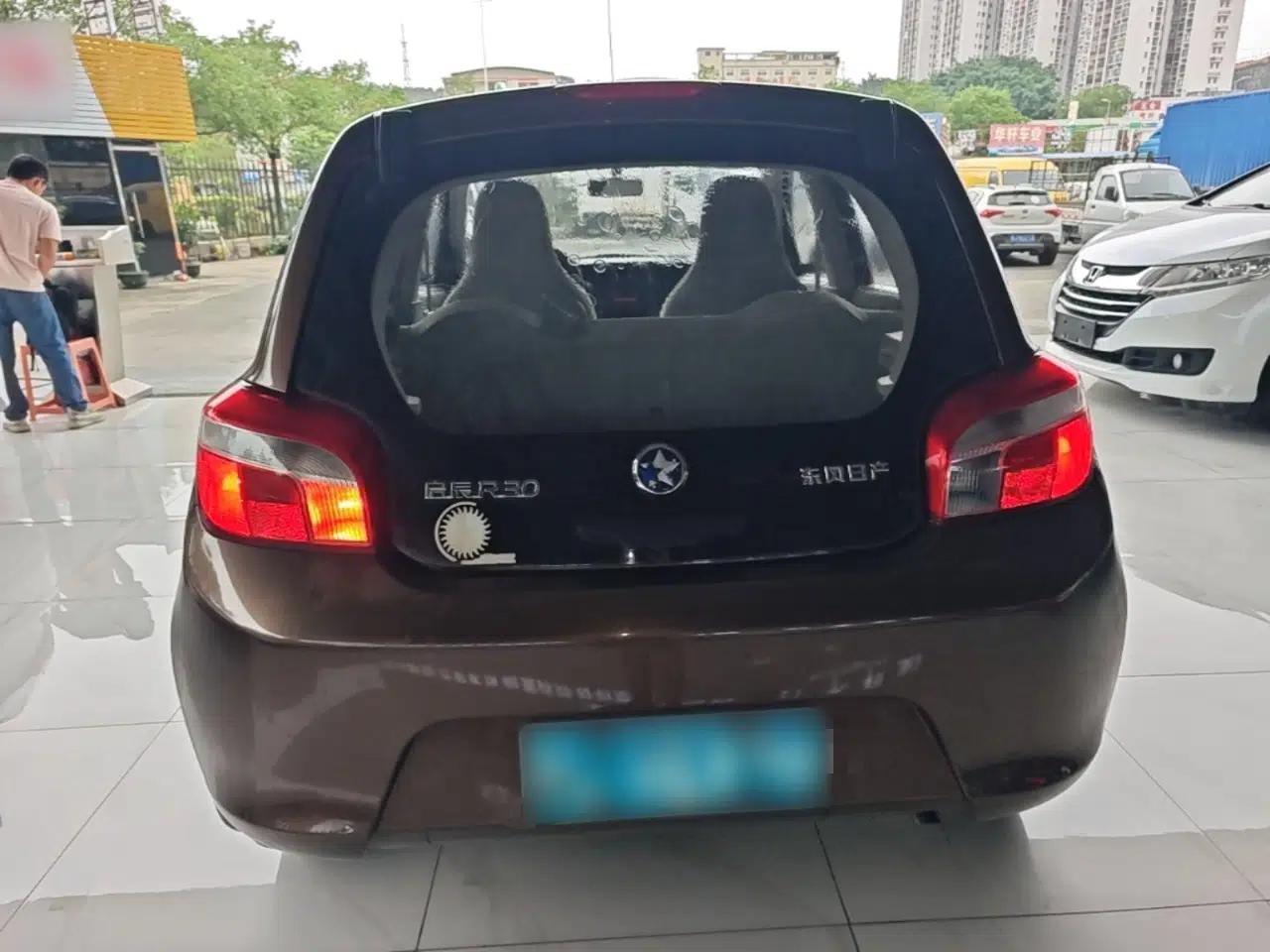 Venucia R30 2014 1.2L Manual Enjoyment Edition — миниатюра 5