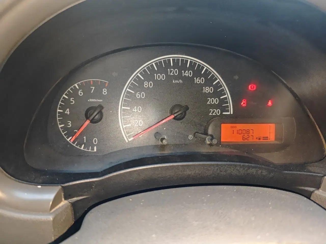 Nissan Sunny 2011 1.5XE Manual Comfort Edition — миниатюра 12