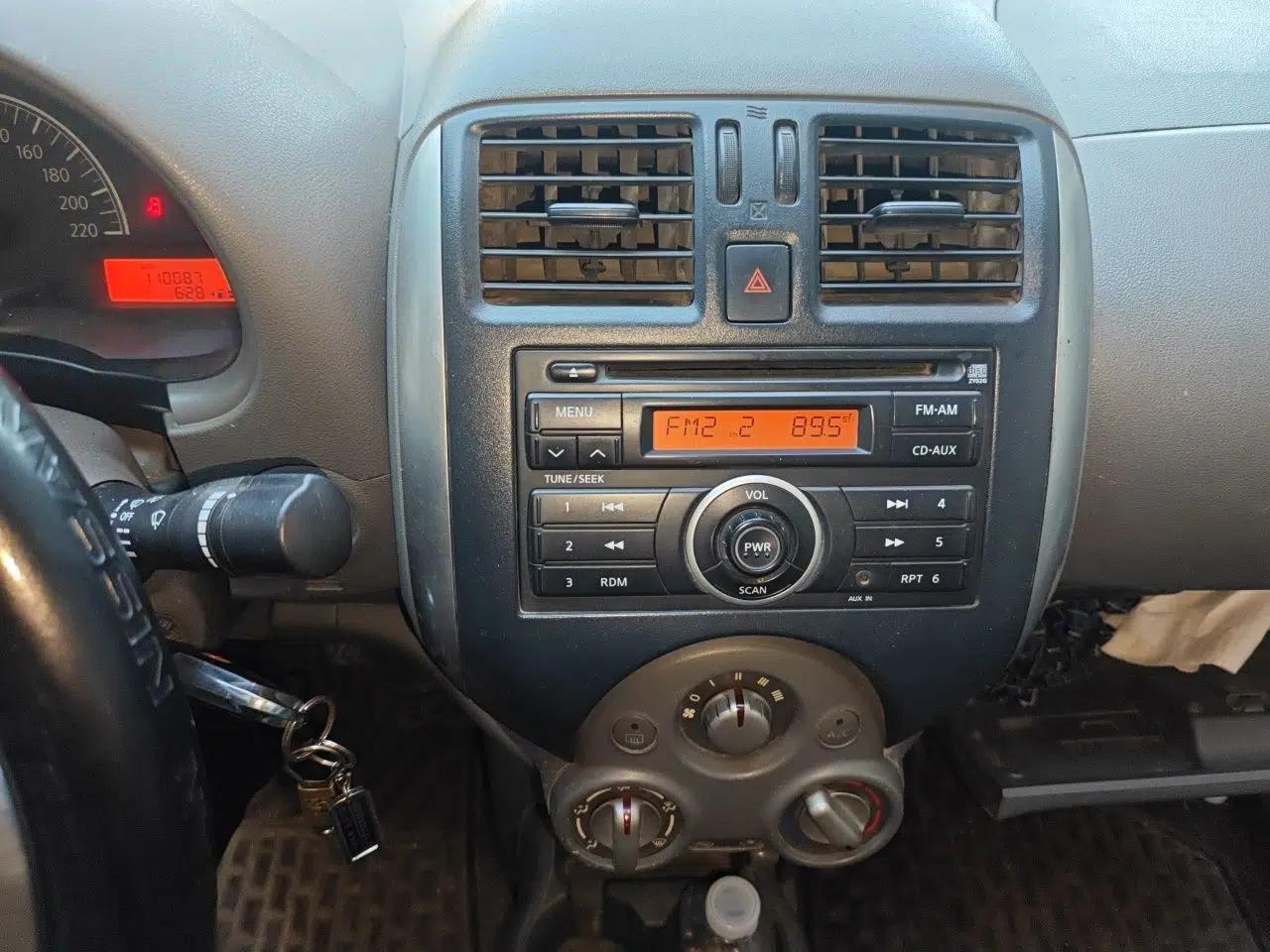 Nissan Sunny 2011 1.5XE Manual Comfort Edition — миниатюра 14