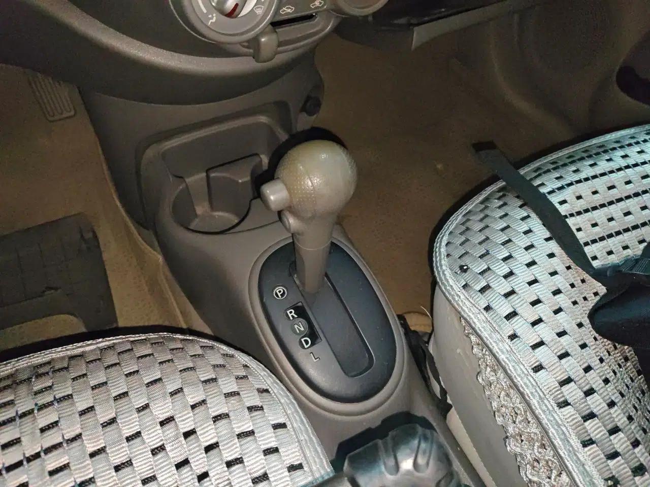 Nissan Sunny 2011 1.5XE CVT Comfort Edition — миниатюра 15