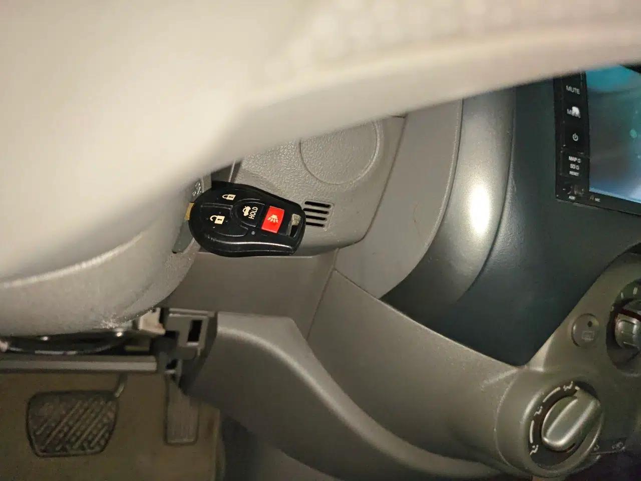 Nissan Sunny 2011 1.5XE CVT Comfort Edition — миниатюра 9